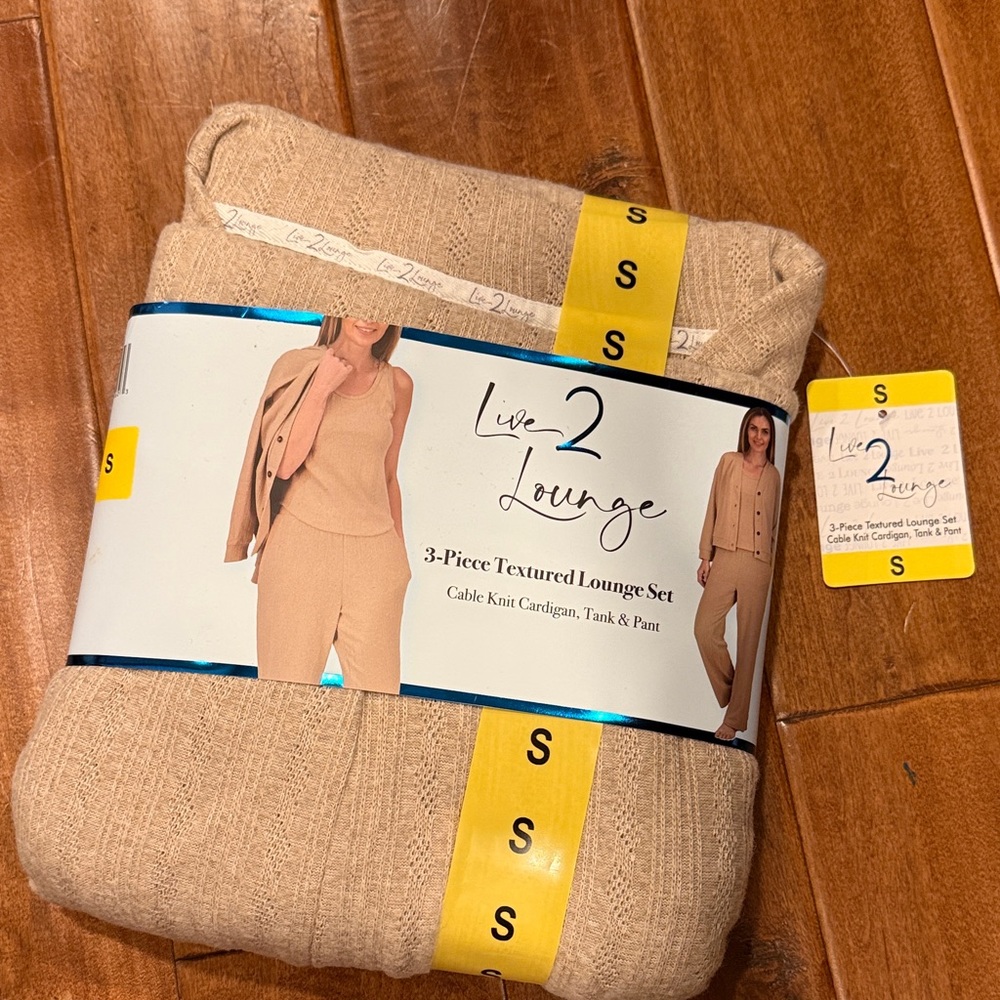 NWT Live 2 Lounge Tan 3-Piece Textured Lounge Set